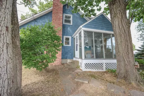 11 Memorial Drive Manchester NH 03103