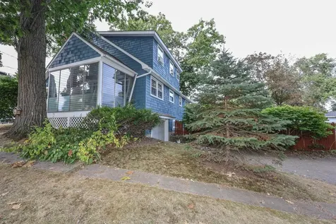 11 Memorial Drive Manchester NH 03103