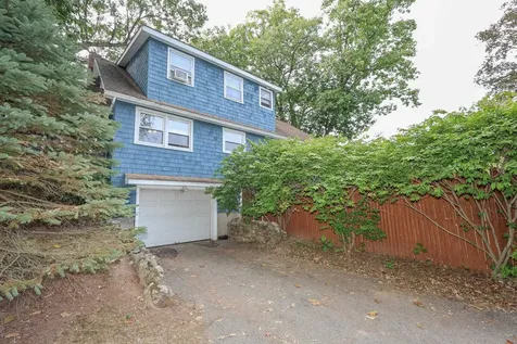 11 Memorial Drive Manchester NH 03103
