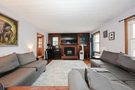11 Memorial Drive Manchester NH 03103