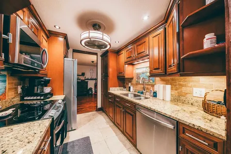 5 Silvestri Circle Derry NH 03038