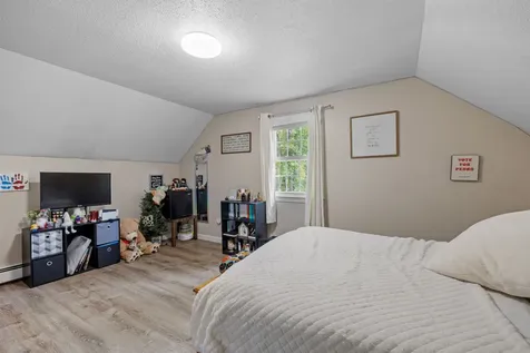 38 Duffy Street Franklin NH 03235