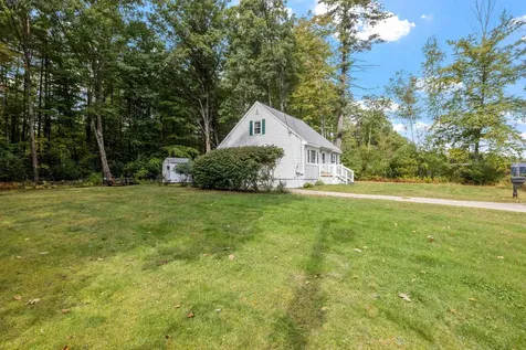38 Duffy Street Franklin NH 03235