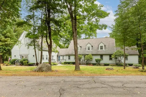 49 Glengarry Drive Stratham NH 03885