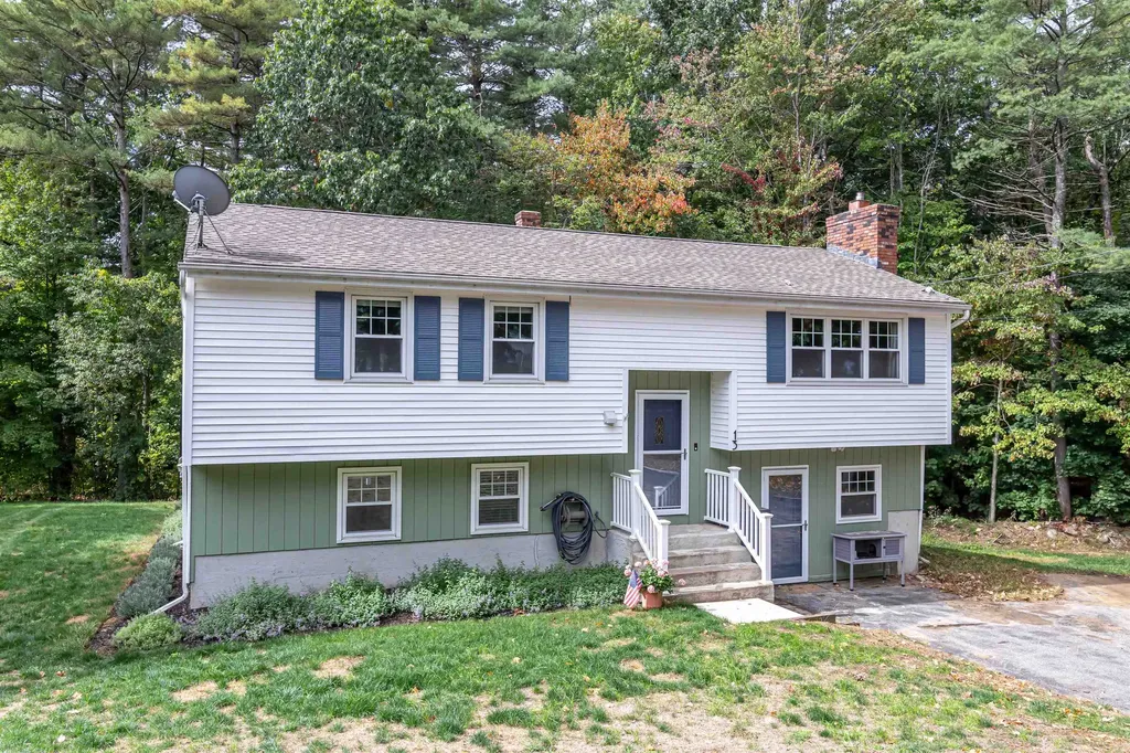 13 Lubern Avenue Allenstown NH 03275