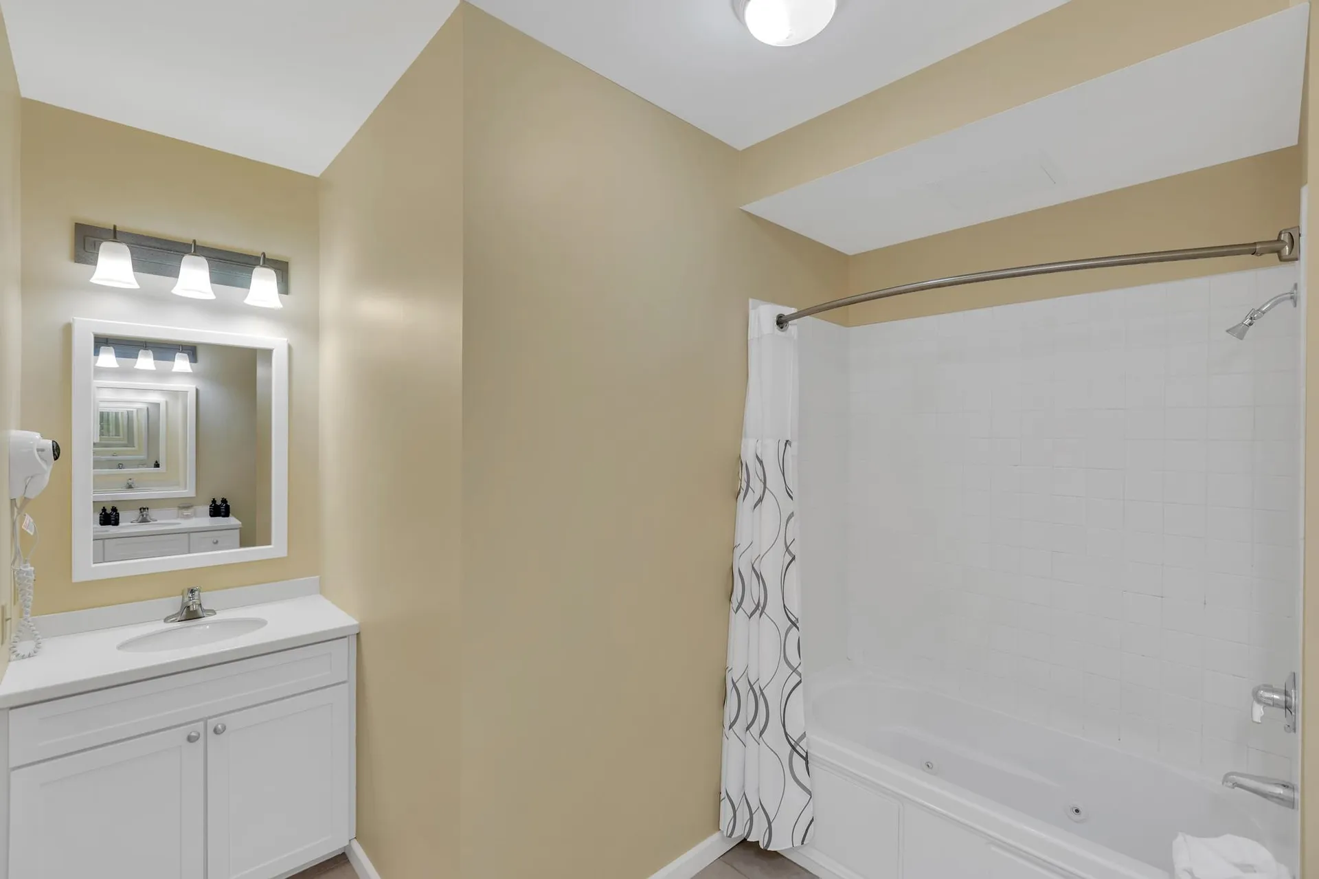 418 Q2 Jackson Gore Inn Ludlow VT 05149