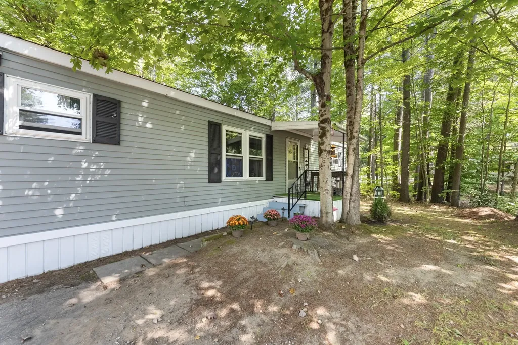 12 Shirley's Way Plymouth NH 03264