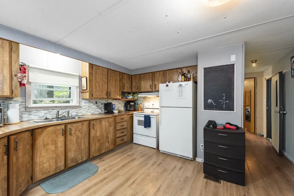 12 Shirley's Way Plymouth NH 03264