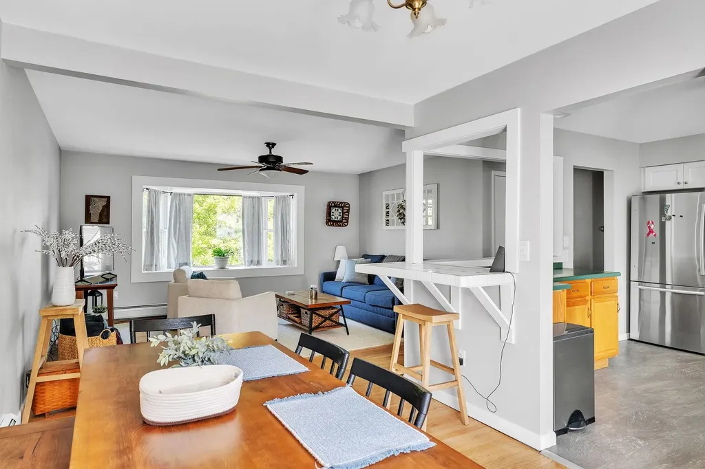 782 Falls Road Shelburne VT 05482