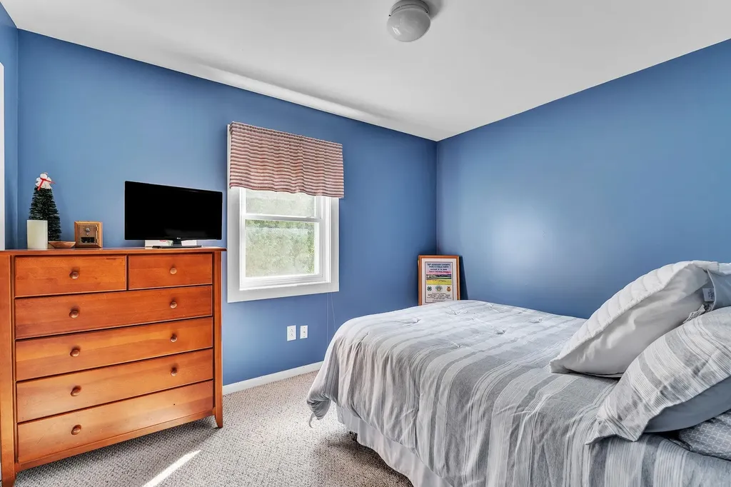 782 Falls Road Shelburne VT 05482