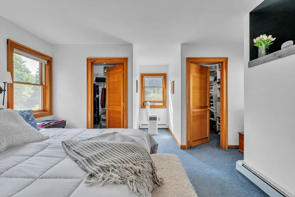 782 Falls Road Shelburne VT 05482