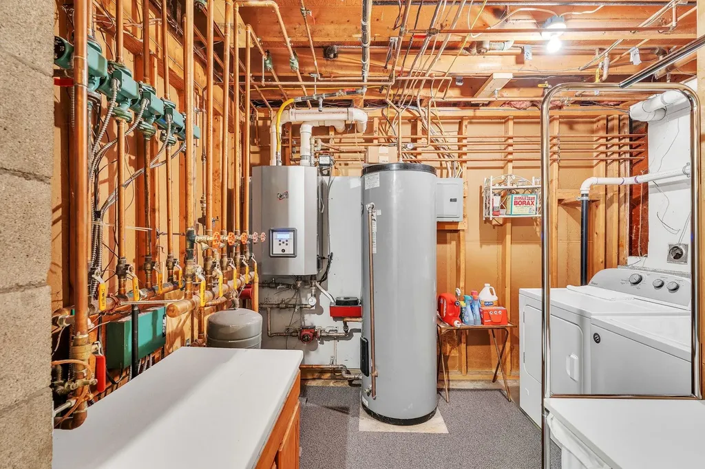 782 Falls Road Shelburne VT 05482