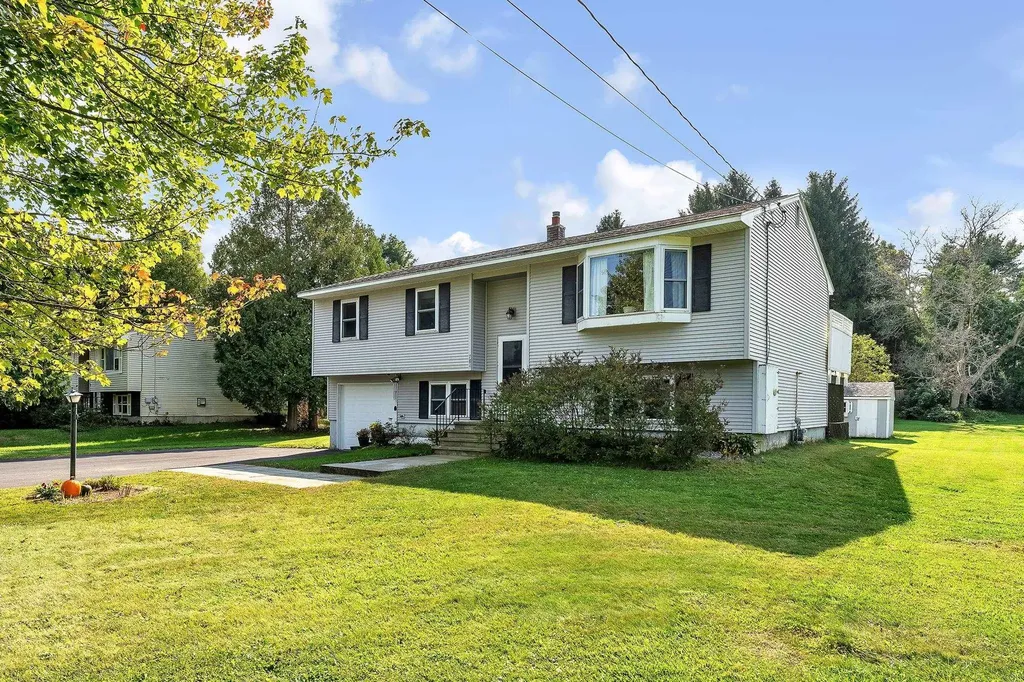 782 Falls Road Shelburne VT 05482