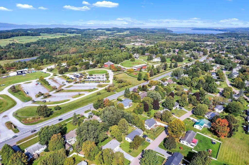 782 Falls Road Shelburne VT 05482