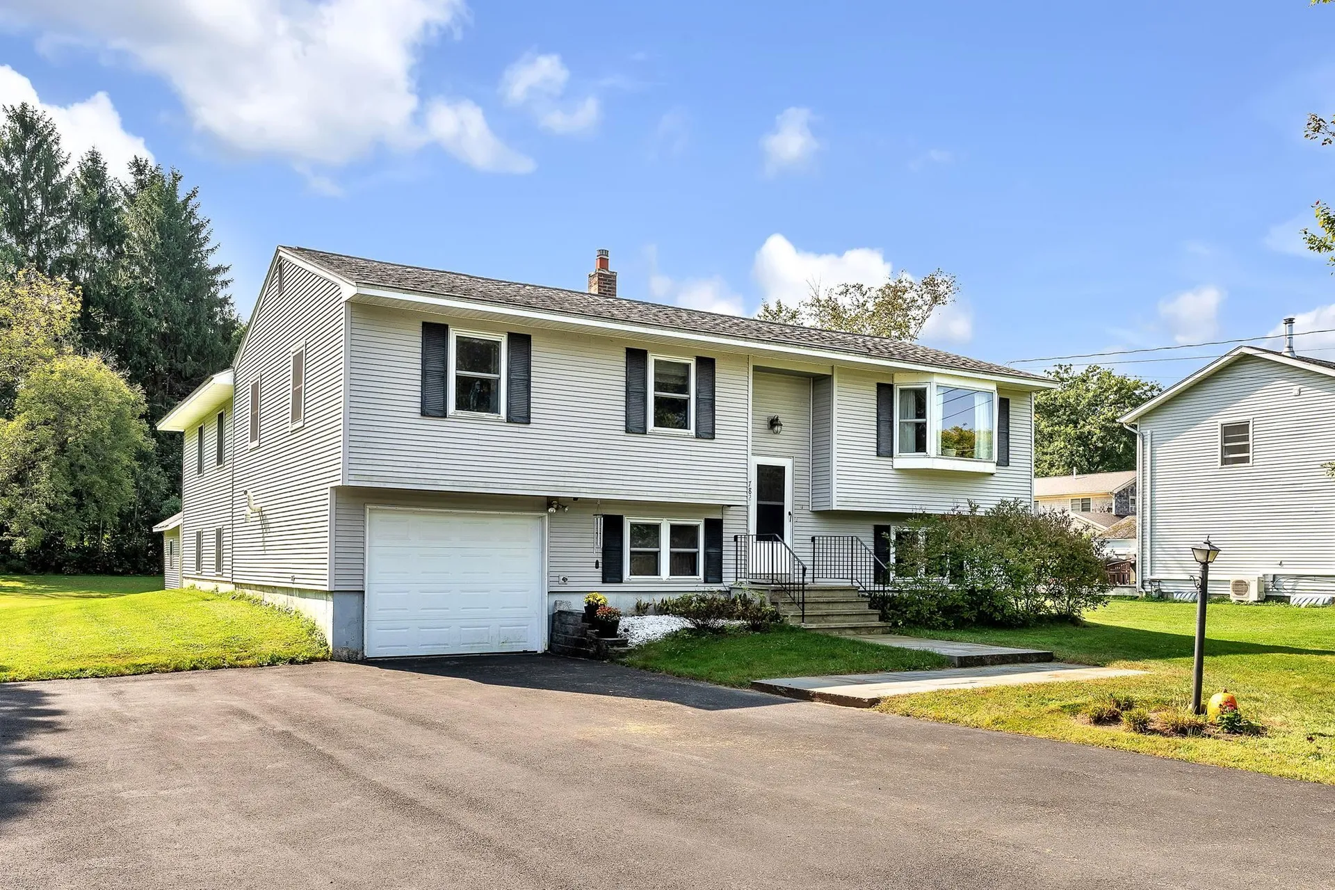 782 Falls Road Shelburne VT 05482