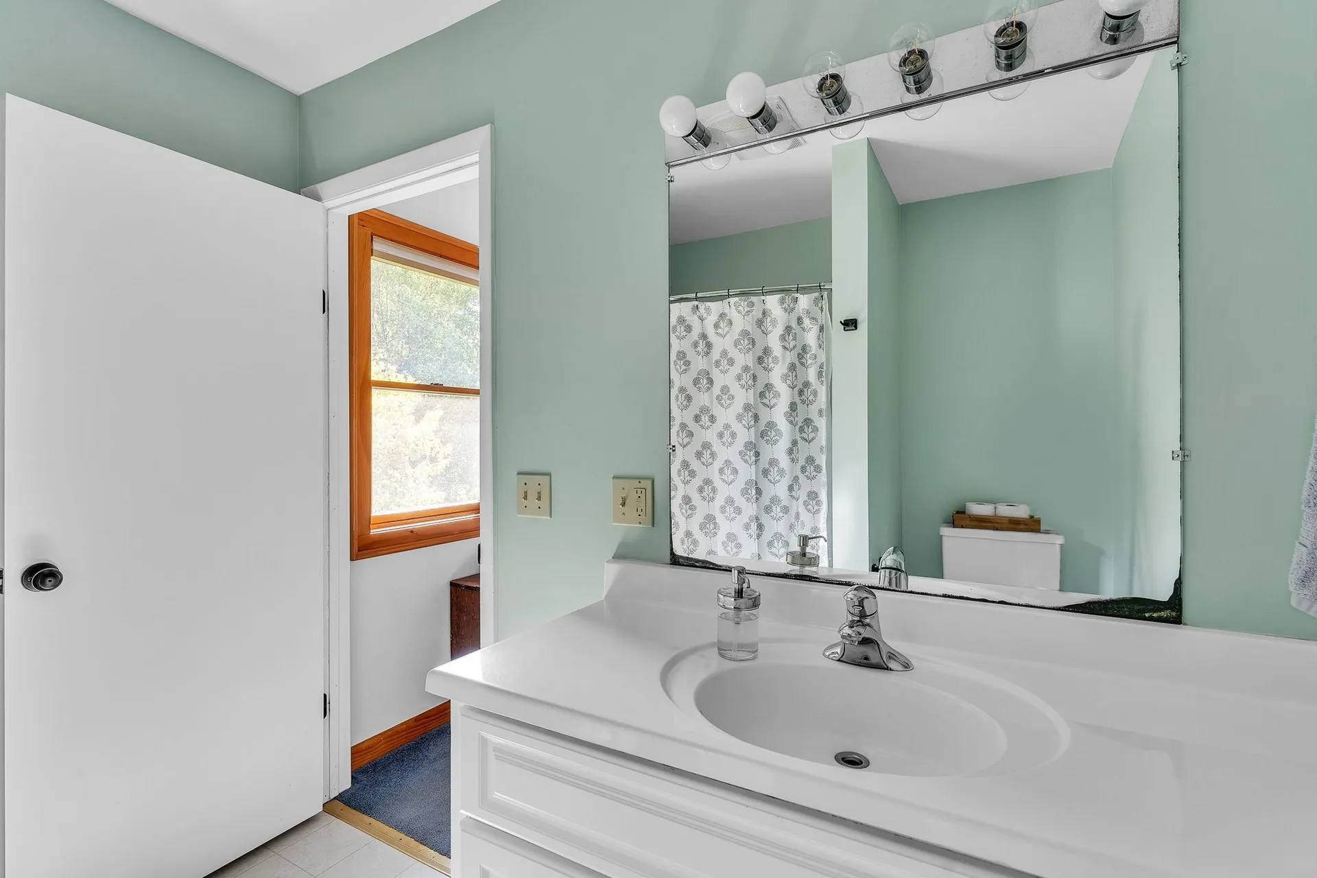 782 Falls Road Shelburne VT 05482