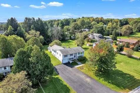 782 Falls Road Shelburne VT 05482