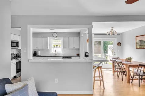 782 Falls Road Shelburne VT 05482