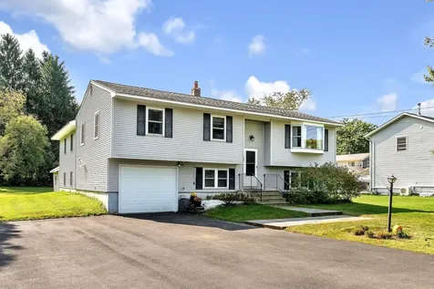 782 Falls Road Shelburne VT 05482