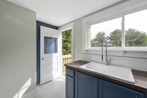 77 High Street Bristol NH 03222