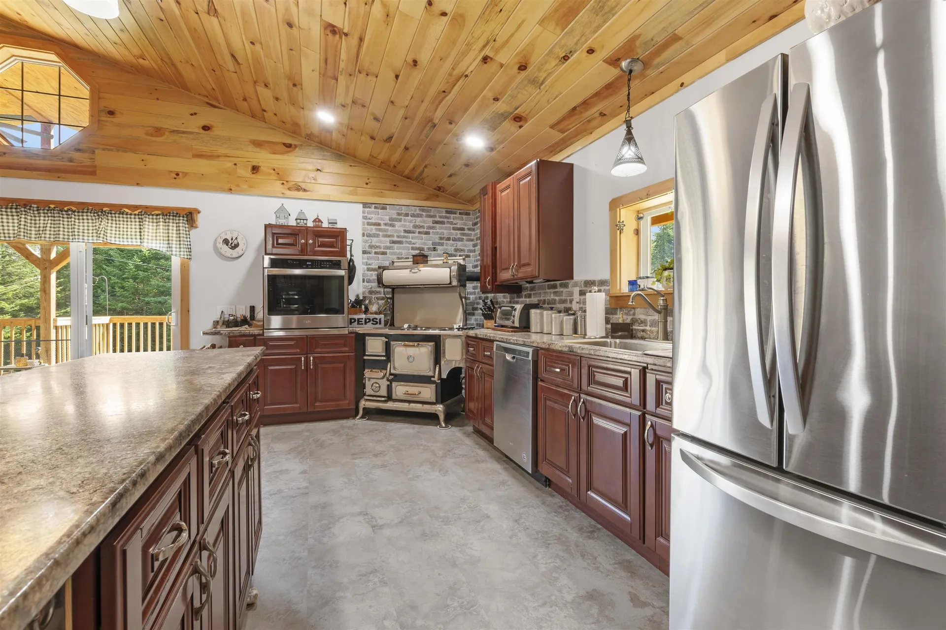 6026 Vt Route 114 Canaan VT 05903