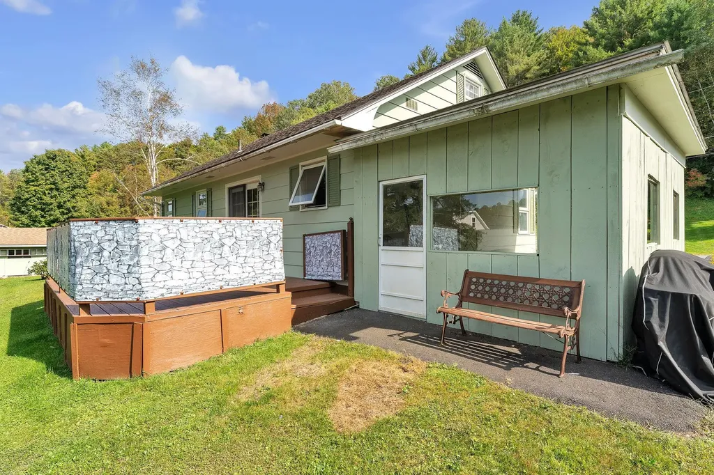 28 Deerfield Avenue Barre Town VT 05641