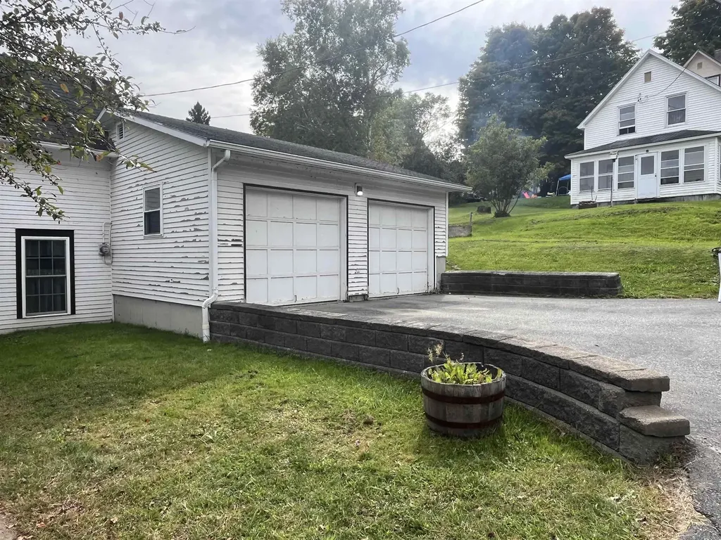 122 Cross Street Newport City VT 05855