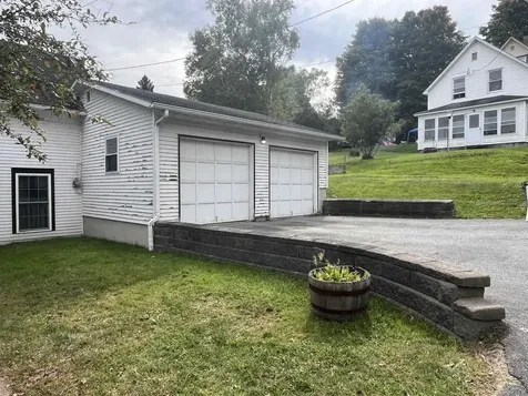 122 Cross Street Newport City VT 05855