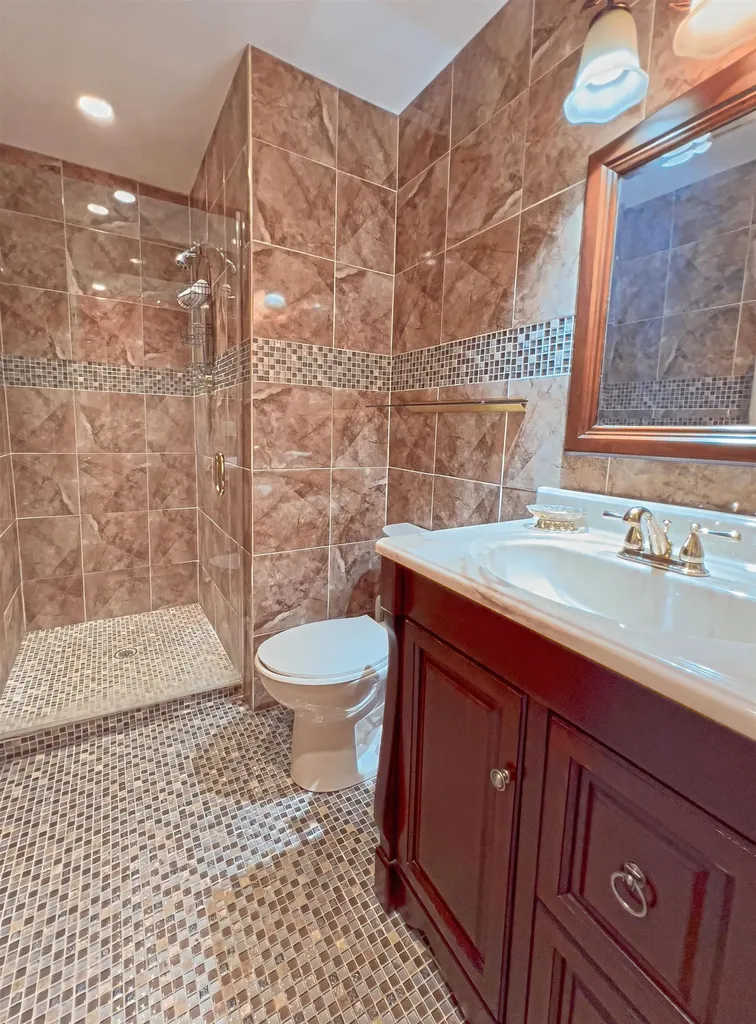 7E Black Pine Extension Dover VT 05356