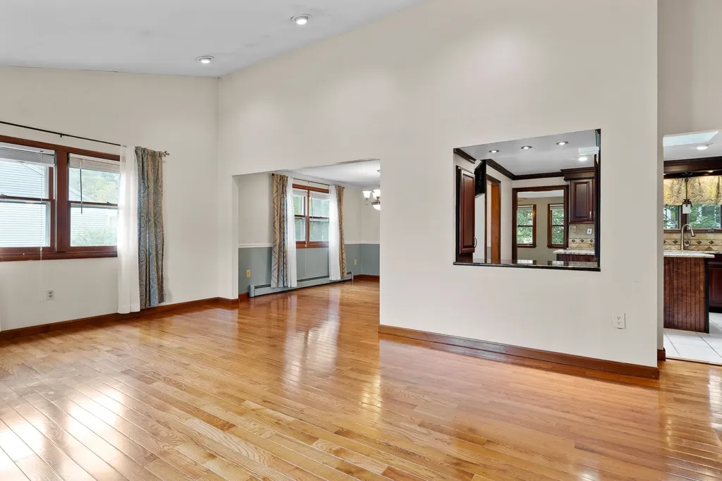 19 Veronica Avenue Salem NH 03079