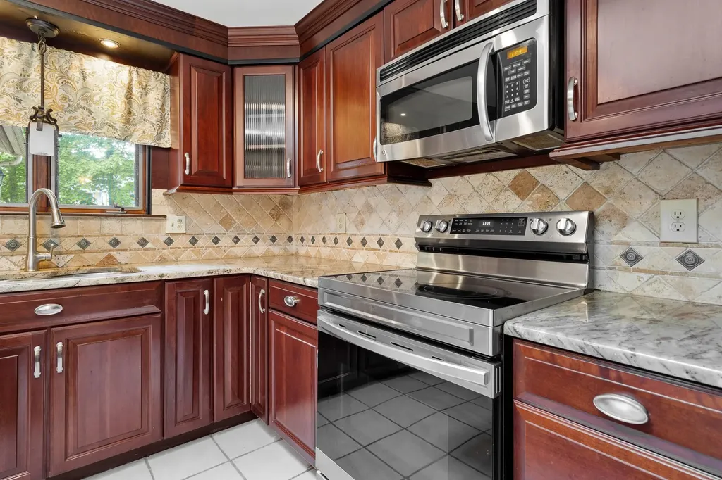 19 Veronica Avenue Salem NH 03079