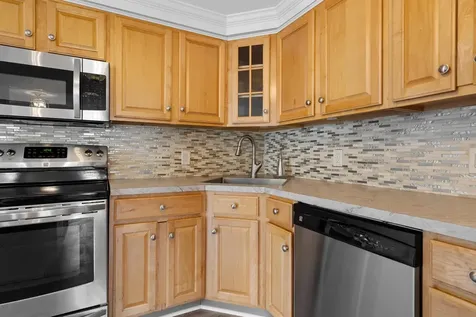 19 Veronica Avenue Salem NH 03079