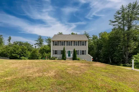 19 Chandler Lane Raymond NH 03077