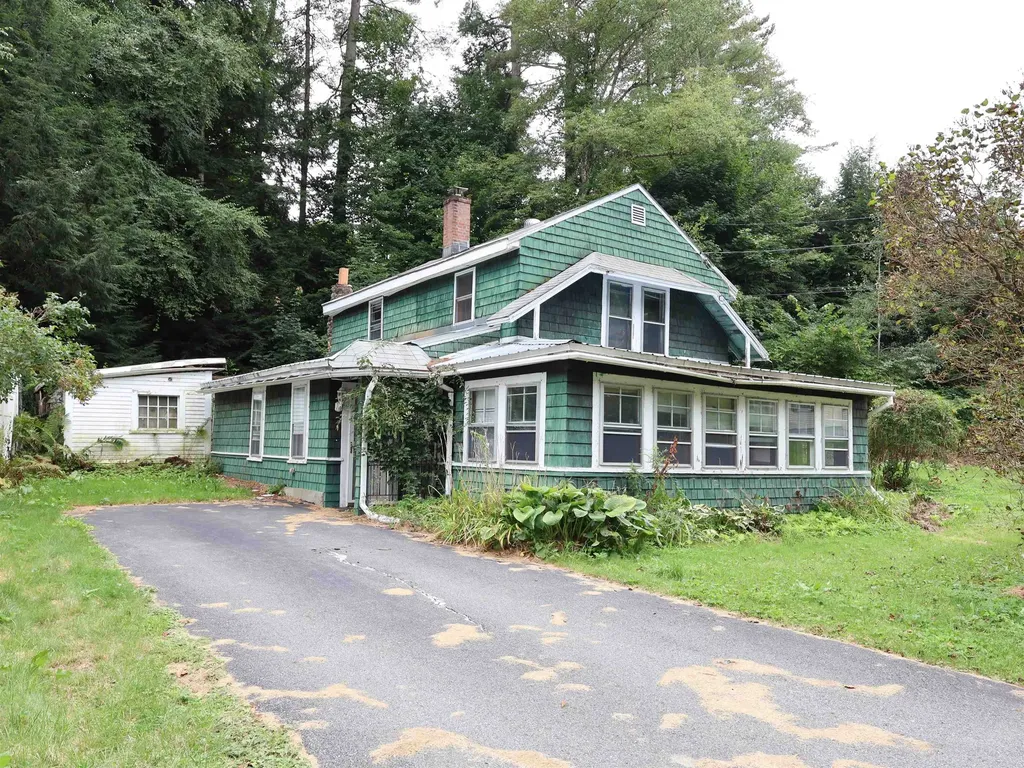 17 Dewey Avenue Windsor VT 05089