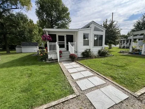 5 Whites Lane Grand Isle VT 05458