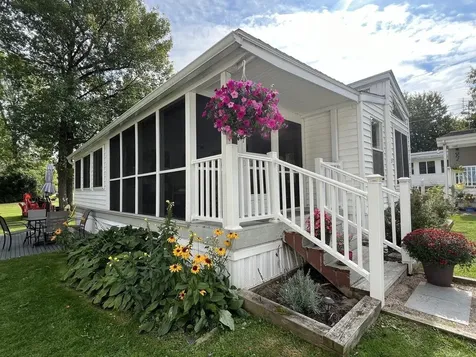 5 Whites Lane Grand Isle VT 05458