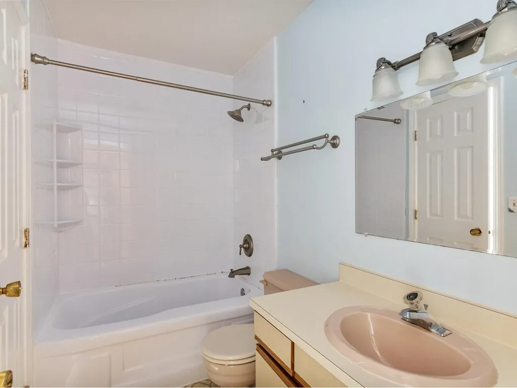 178 Locust Hill Shelburne VT 05482
