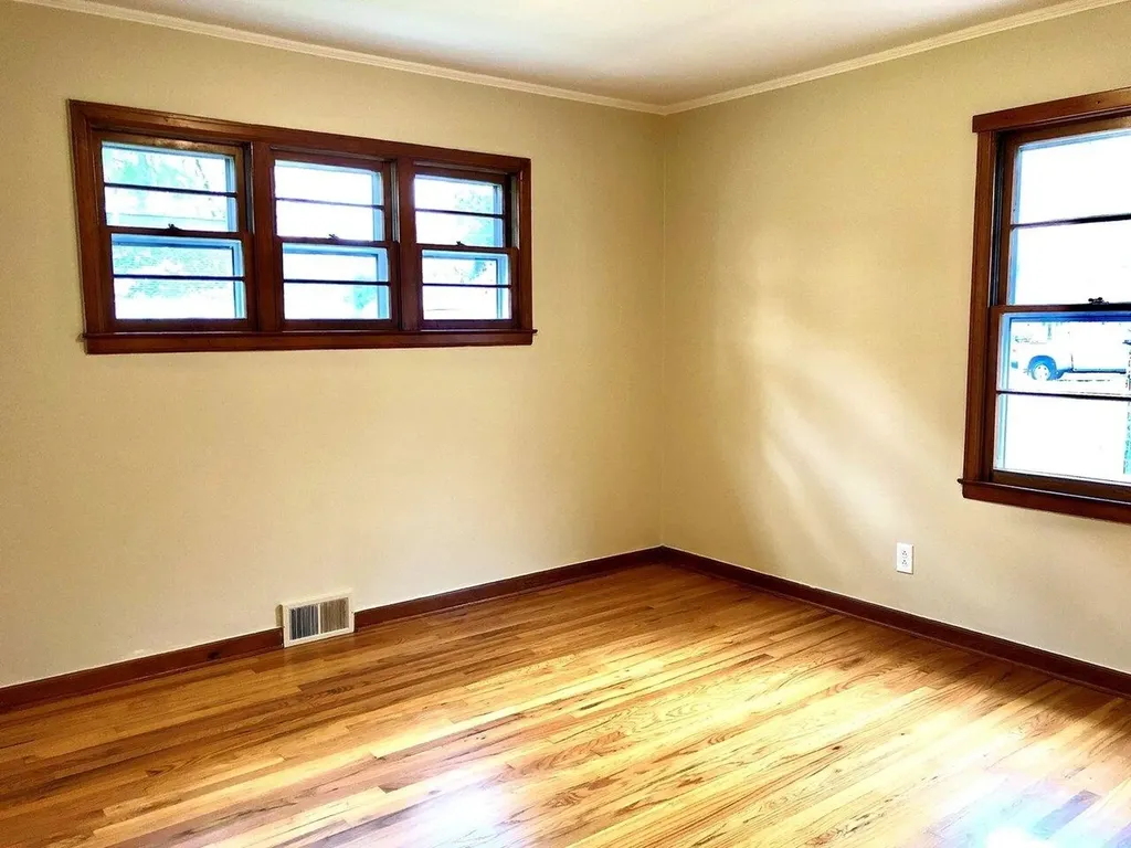 5-7 Iroquois Avenue Essex Junction VT 05452