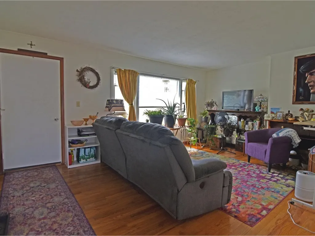 5-7 Iroquois Avenue Essex Junction VT 05452