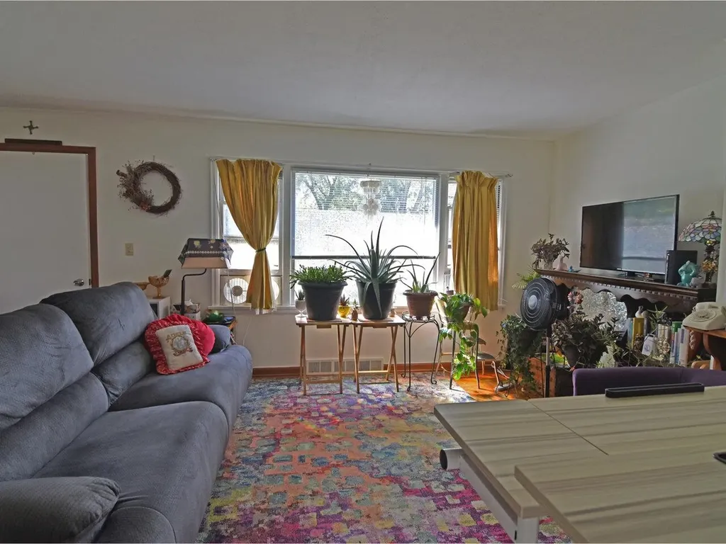 5-7 Iroquois Avenue Essex Junction VT 05452