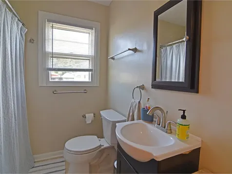 5-7 Iroquois Avenue Essex Junction VT 05452