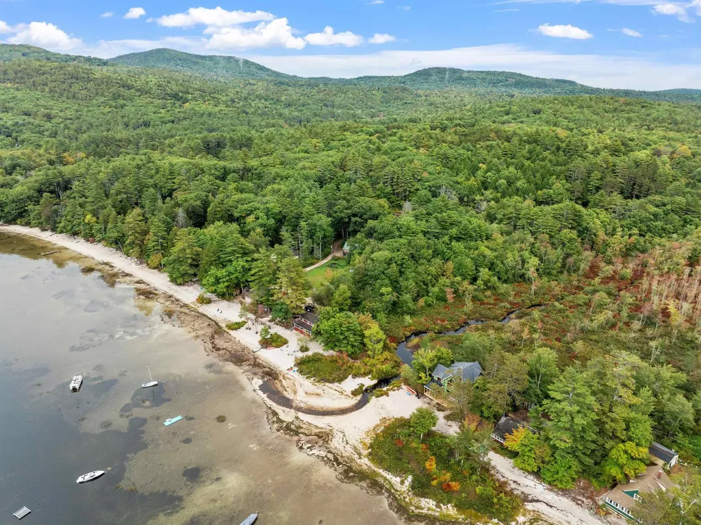 56 Davis Road Bradford NH 03221