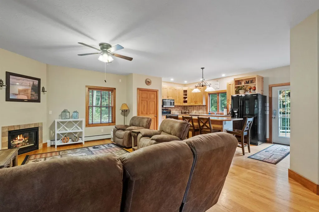 56 Davis Road Bradford NH 03221