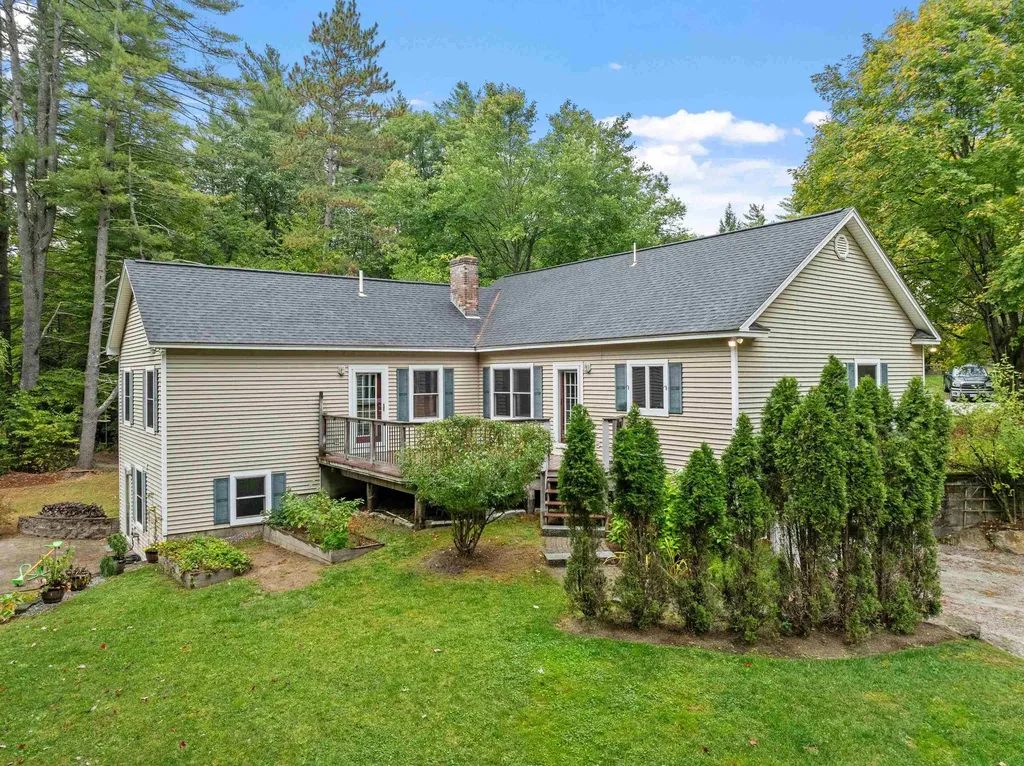 56 Davis Road Bradford NH 03221
