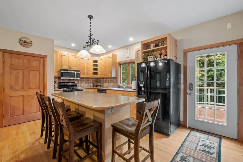 56 Davis Road Bradford NH 03221