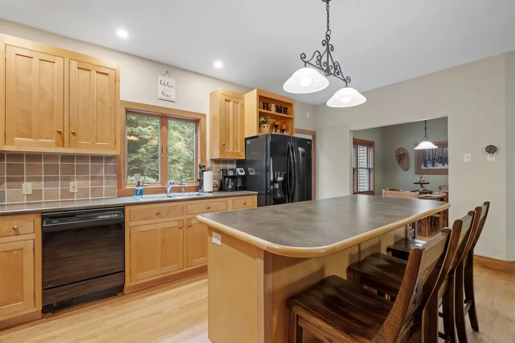 56 Davis Road Bradford NH 03221