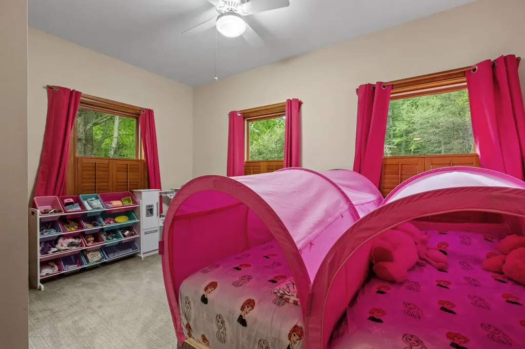 56 Davis Road Bradford NH 03221