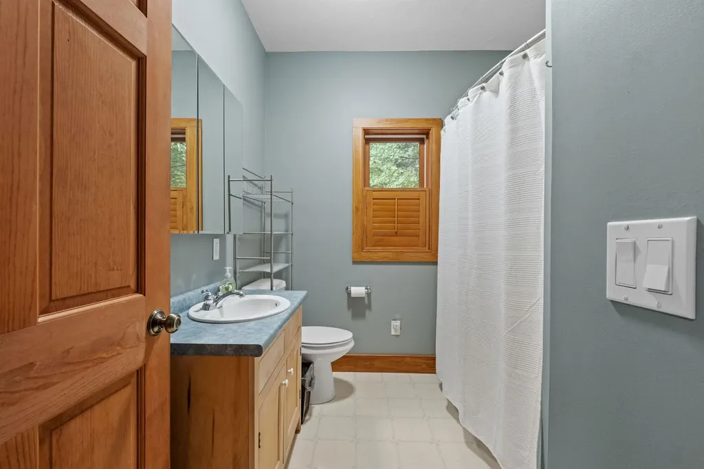 56 Davis Road Bradford NH 03221