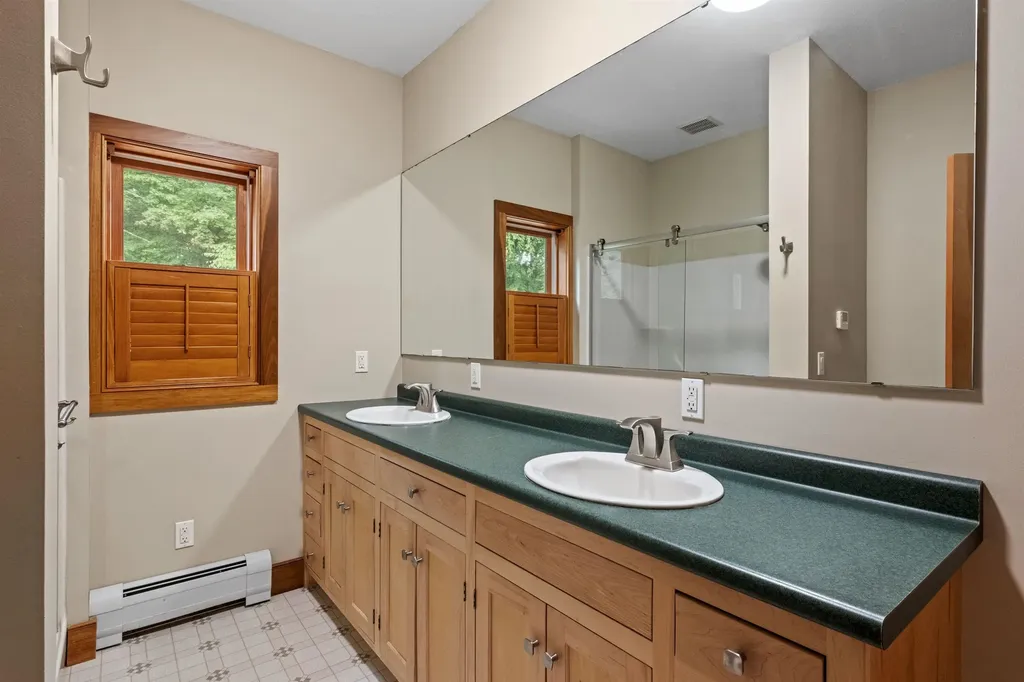 56 Davis Road Bradford NH 03221