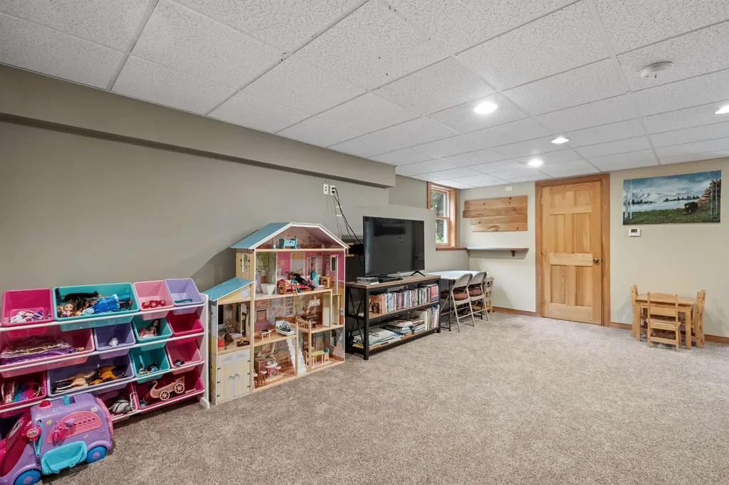 56 Davis Road Bradford NH 03221